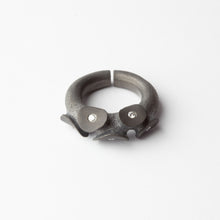 'Pur & Dur' ring