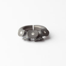 'Pur & Dur' ring