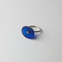 Blue spinel ring